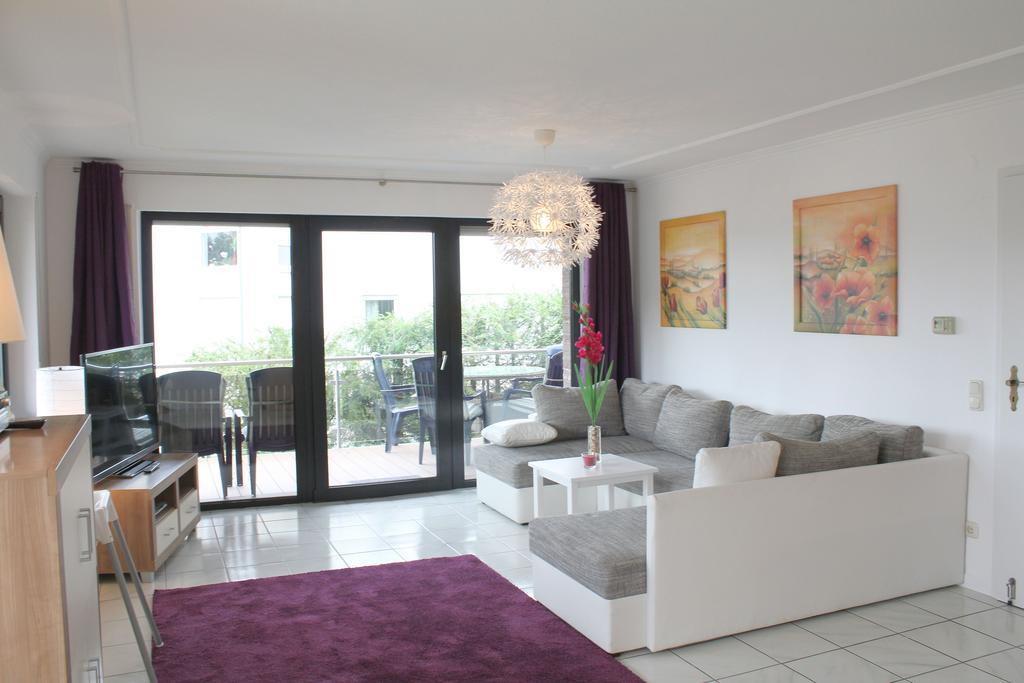 Ferienwohnung Seeblick Schalkenmehren Bilik gambar