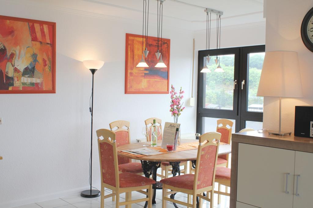 Ferienwohnung Seeblick Schalkenmehren Bilik gambar