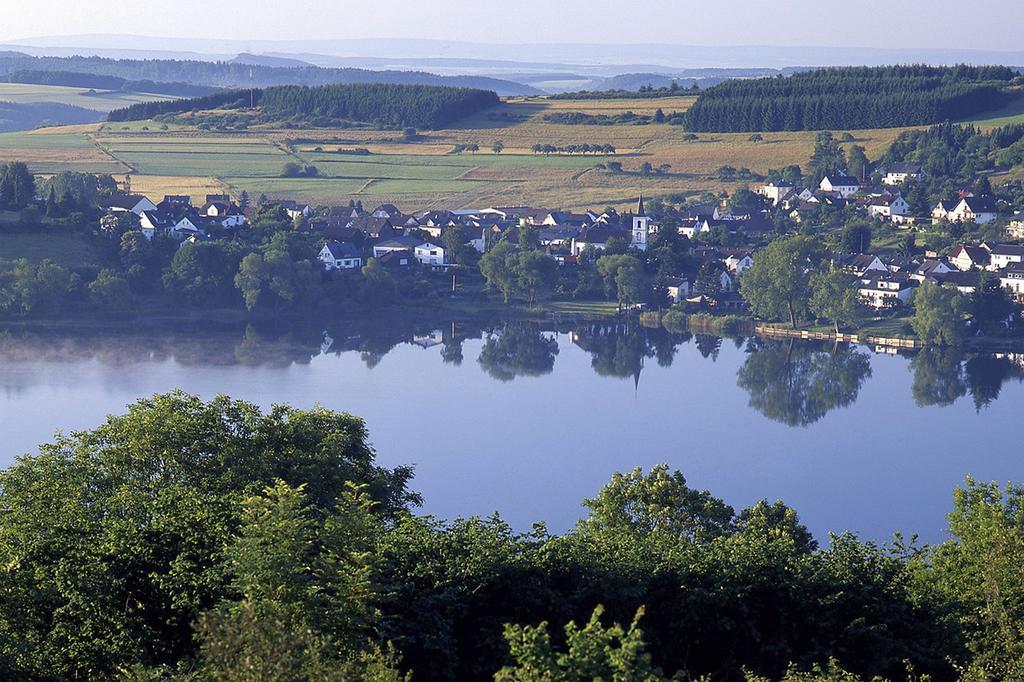 Ferienwohnung Seeblick Schalkenmehren Bilik gambar