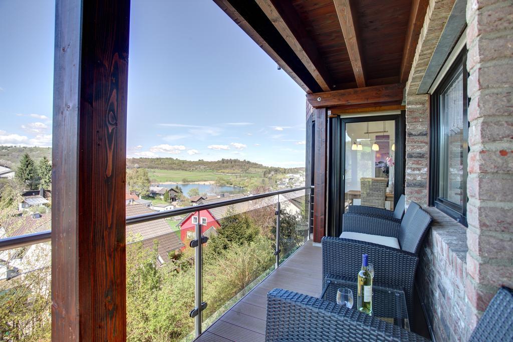 Ferienwohnung Seeblick Schalkenmehren Bilik gambar